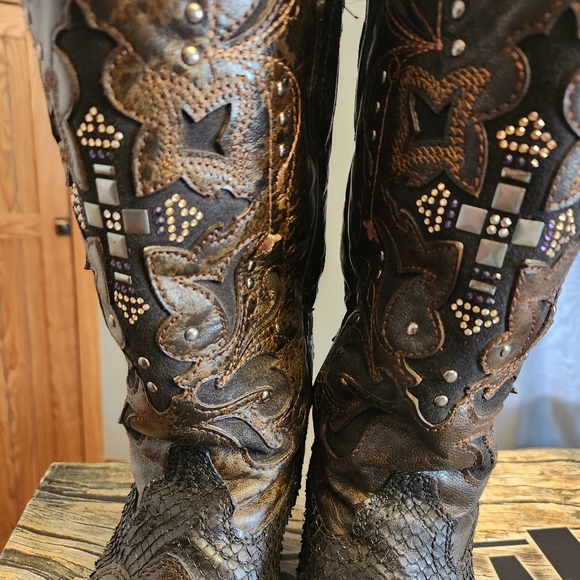 Corral Leather Boots Dark Brown With Rhinestone And Stud Accents Size 7.5 - Picture 4 of 12